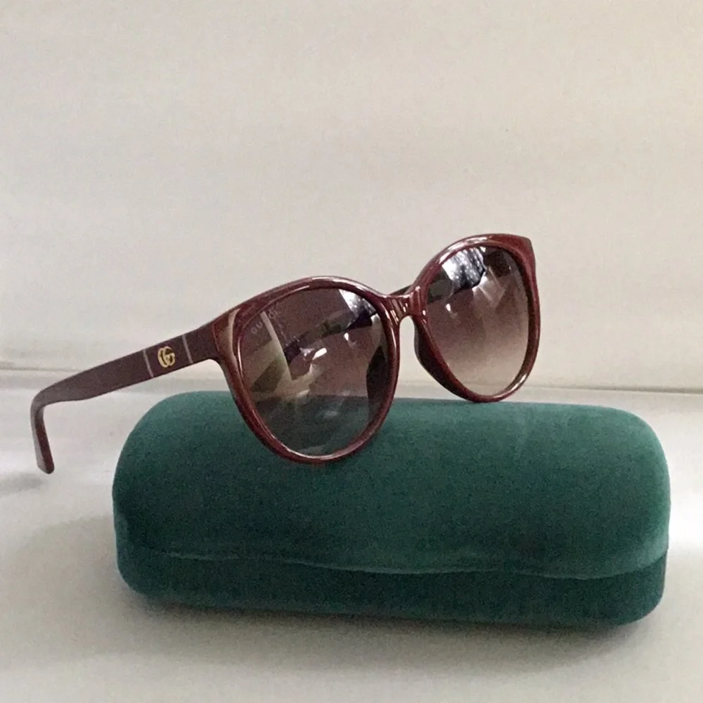 GUCCI SUNGLASSES FOR LADIES. - Picture 8 of 11